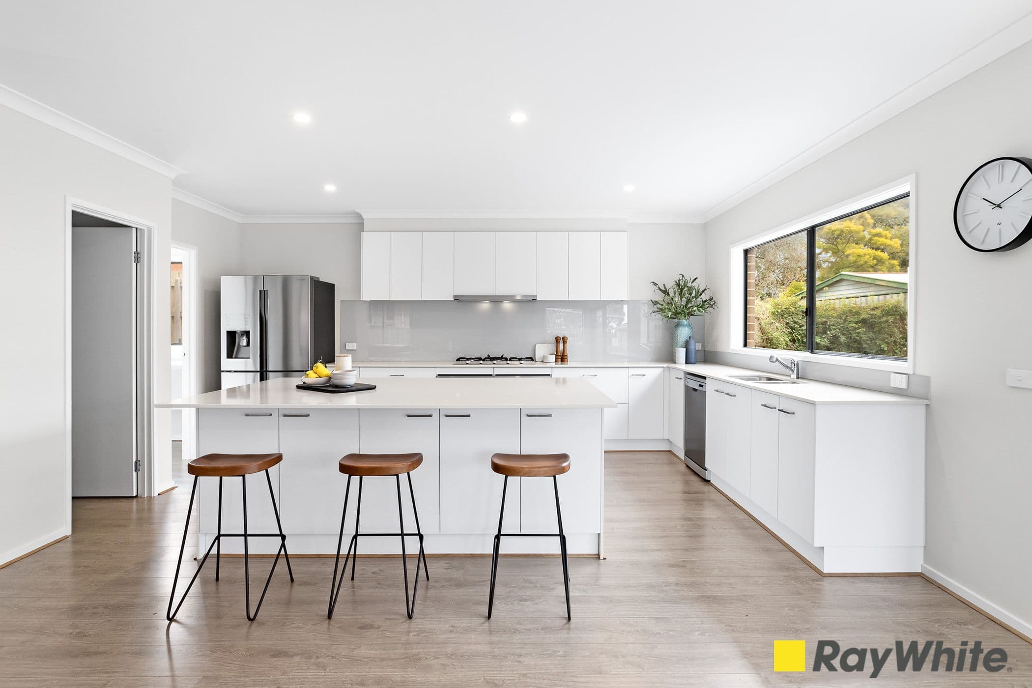 42 Lewton Road, Mount Waverley VIC 3149, Mount Waverley - Thumbnail 3