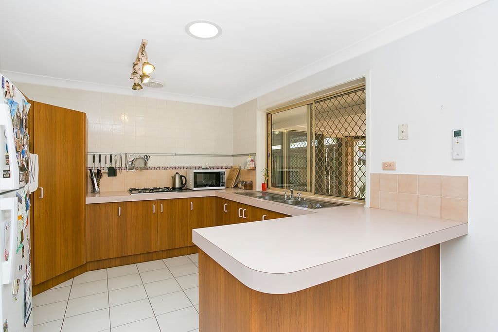 18 Petherbridge Avenue, Merrimac QLD 4226, Merrimac - Thumbnail 2