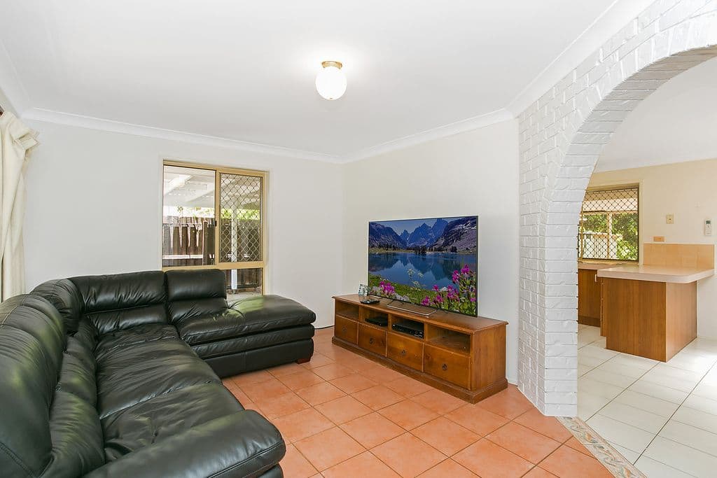18 Petherbridge Avenue, Merrimac QLD 4226, Merrimac - Thumbnail 4