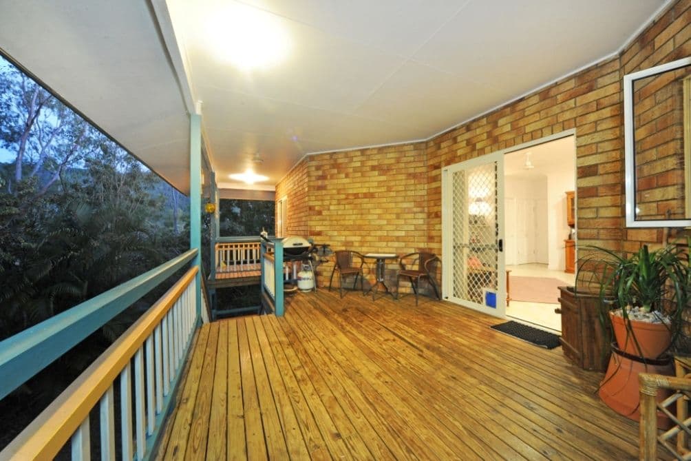 4 Dixon Place, CANNONVALE QLD 4802, Cannonvale - Thumbnail 4