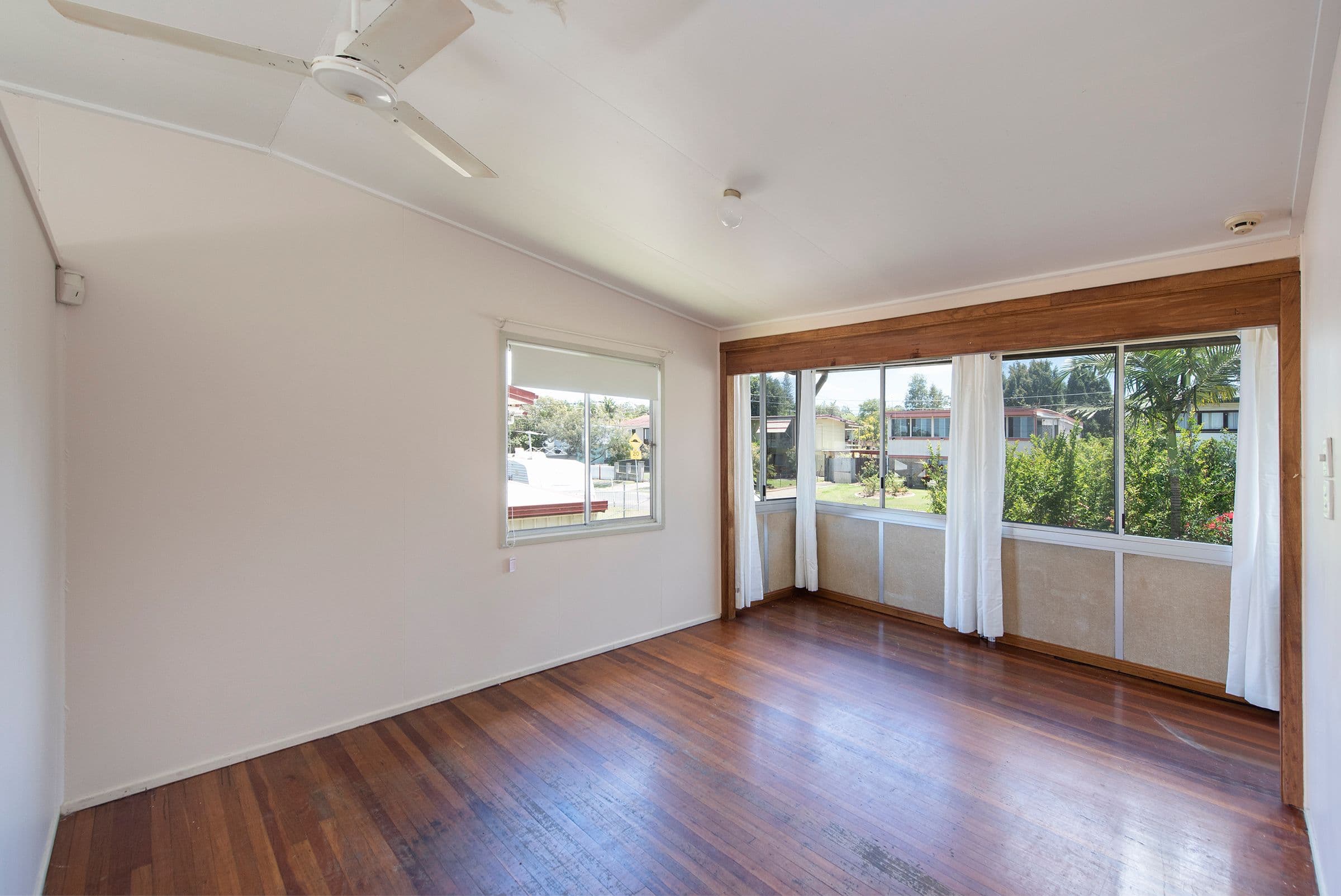 6 Oakland Avenue, Woodridge QLD 4114, Woodridge - Thumbnail 2