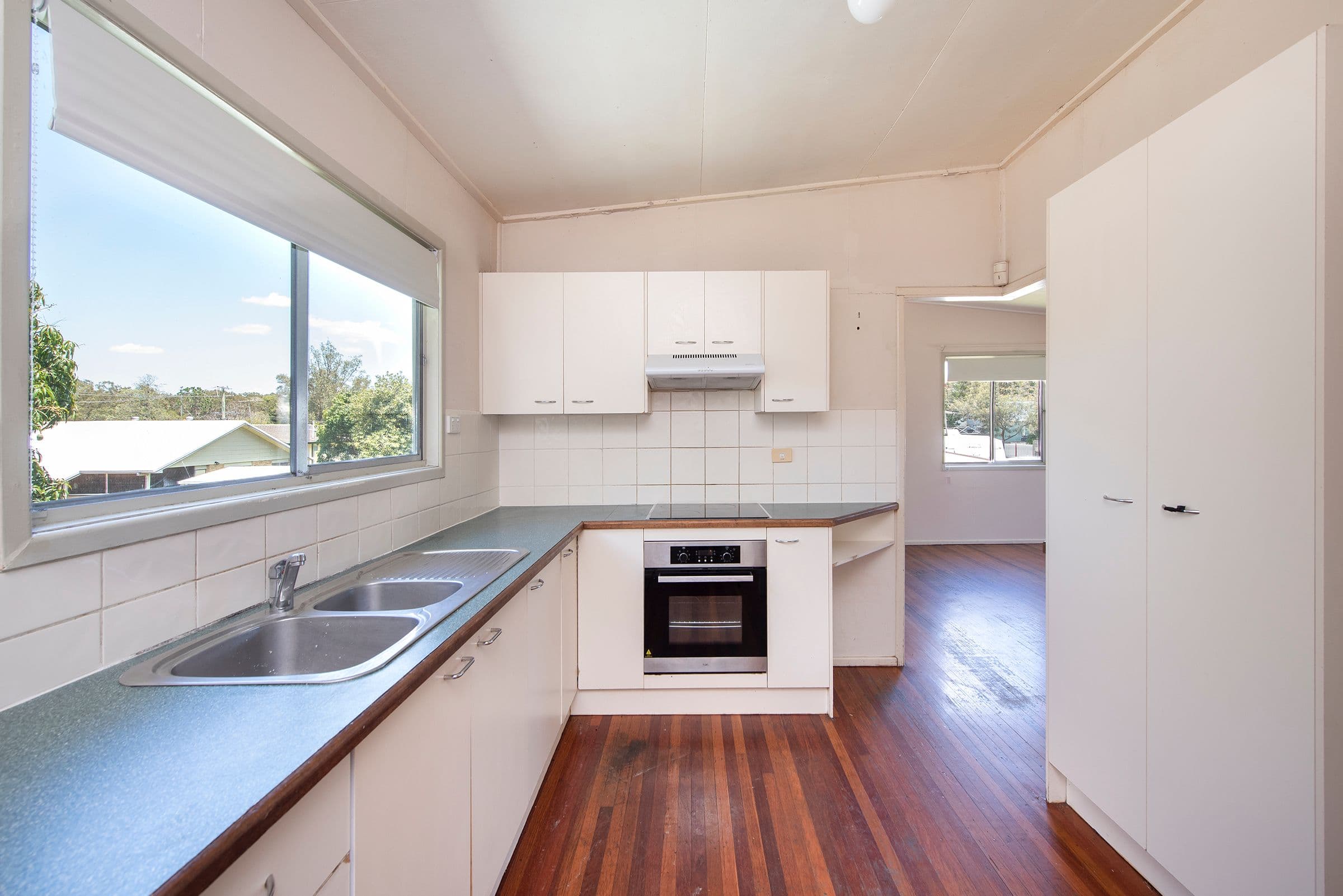 6 Oakland Avenue, Woodridge QLD 4114, Woodridge - Thumbnail 3
