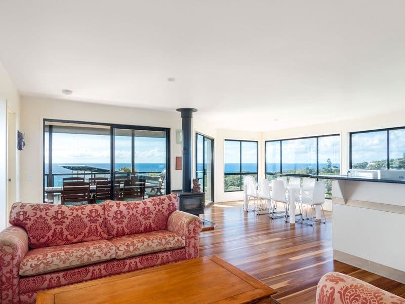 35 Cumming Parade, Point Lookout QLD 4183, Point Lookout - Thumbnail 2