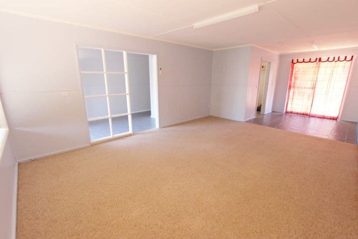 15 Fortescue Crescent, Dampier WA 6713, Dampier - Thumbnail 4