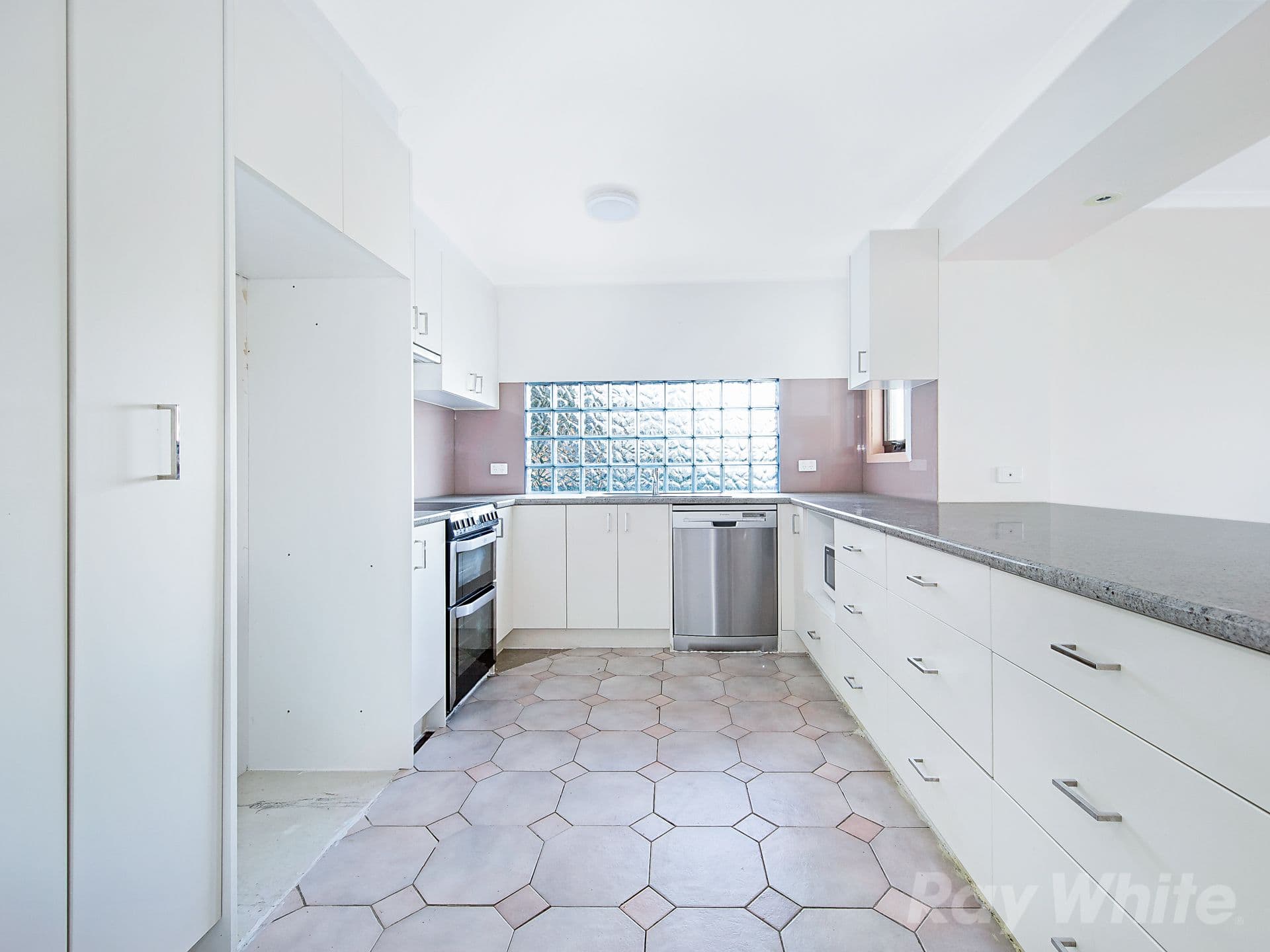 24 Carrol Grove, Mount Waverley VIC 3149, Mount Waverley - Thumbnail 2