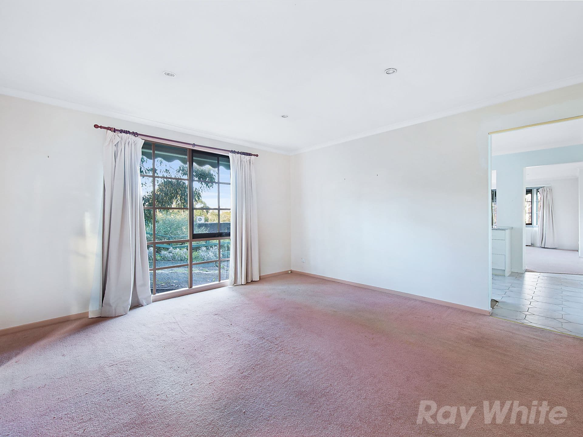 24 Carrol Grove, Mount Waverley VIC 3149, Mount Waverley - Thumbnail 4
