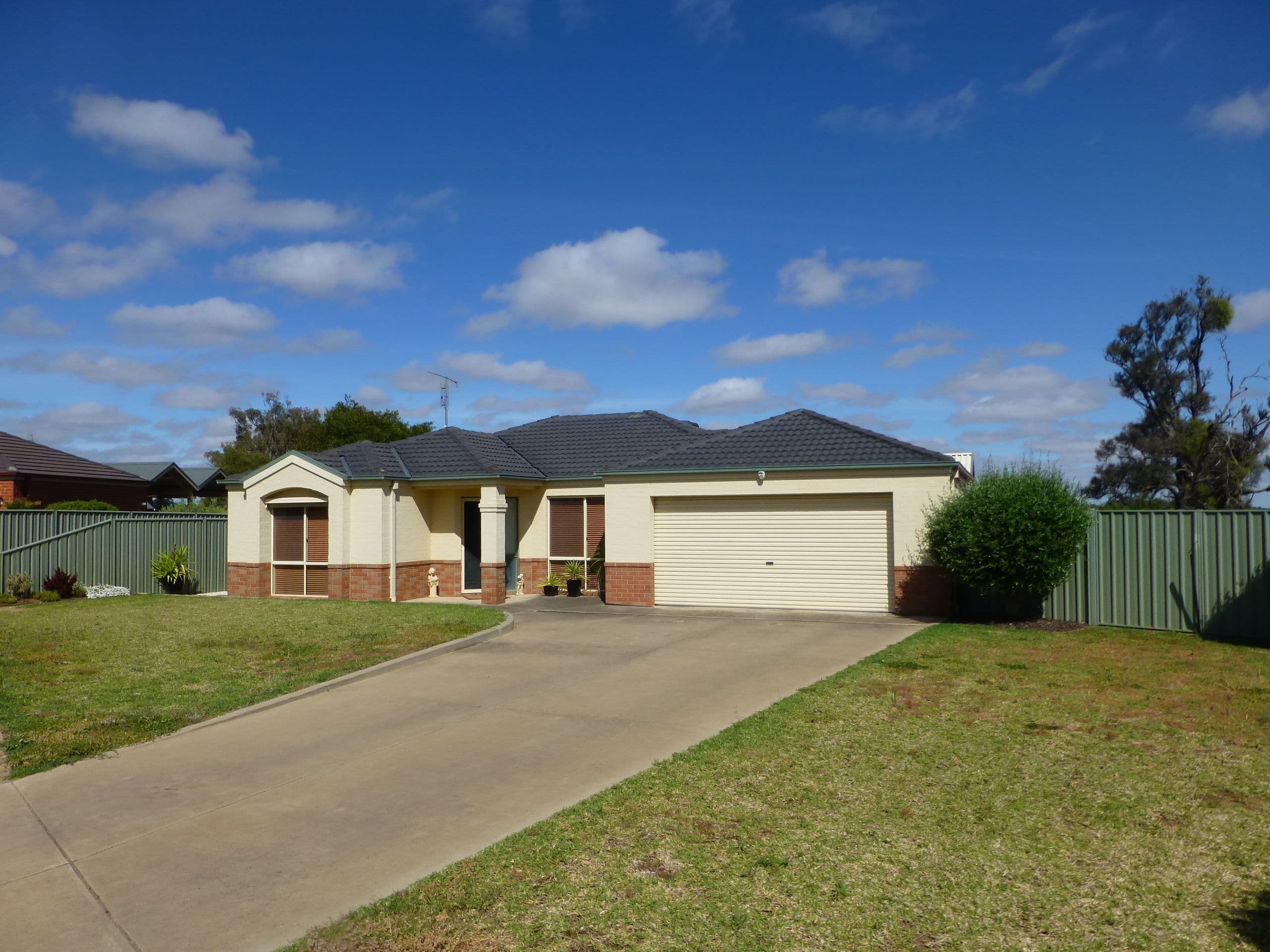 31 Woodlands Circuit, Echuca VIC 3564, Echuca - Image 1