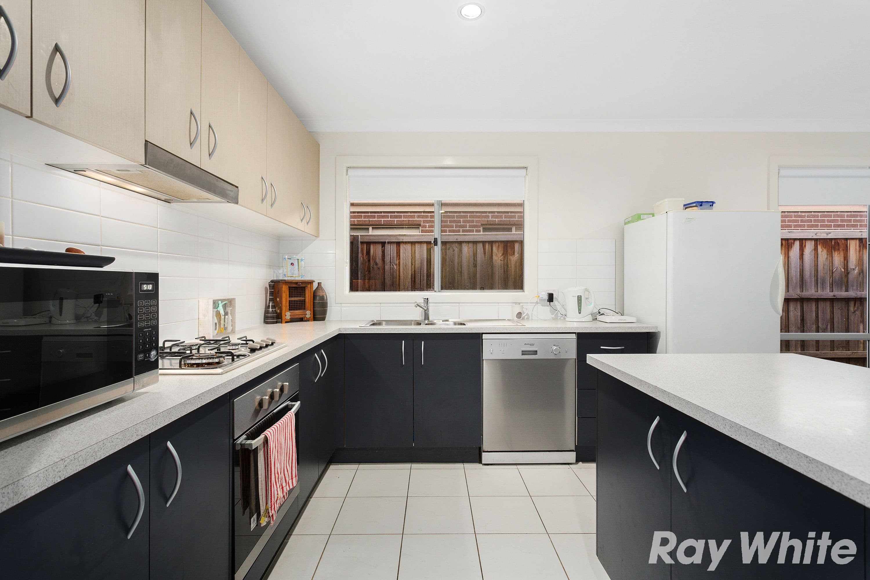 61 Fallingwater Drive, Pakenham VIC 3810, Pakenham - Thumbnail 4