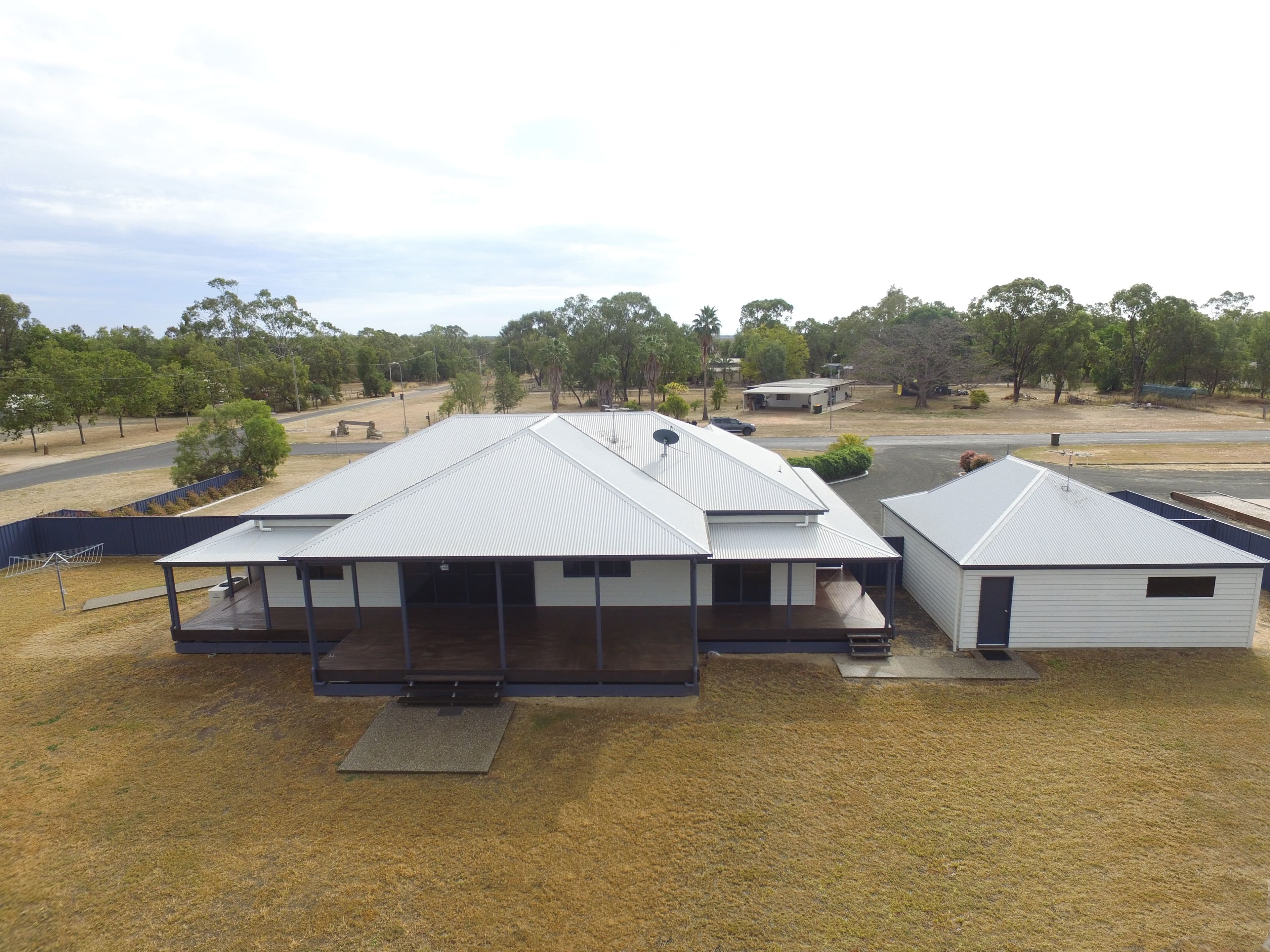 2 Birch Drive, Emerald QLD 4720, Emerald - Thumbnail 3