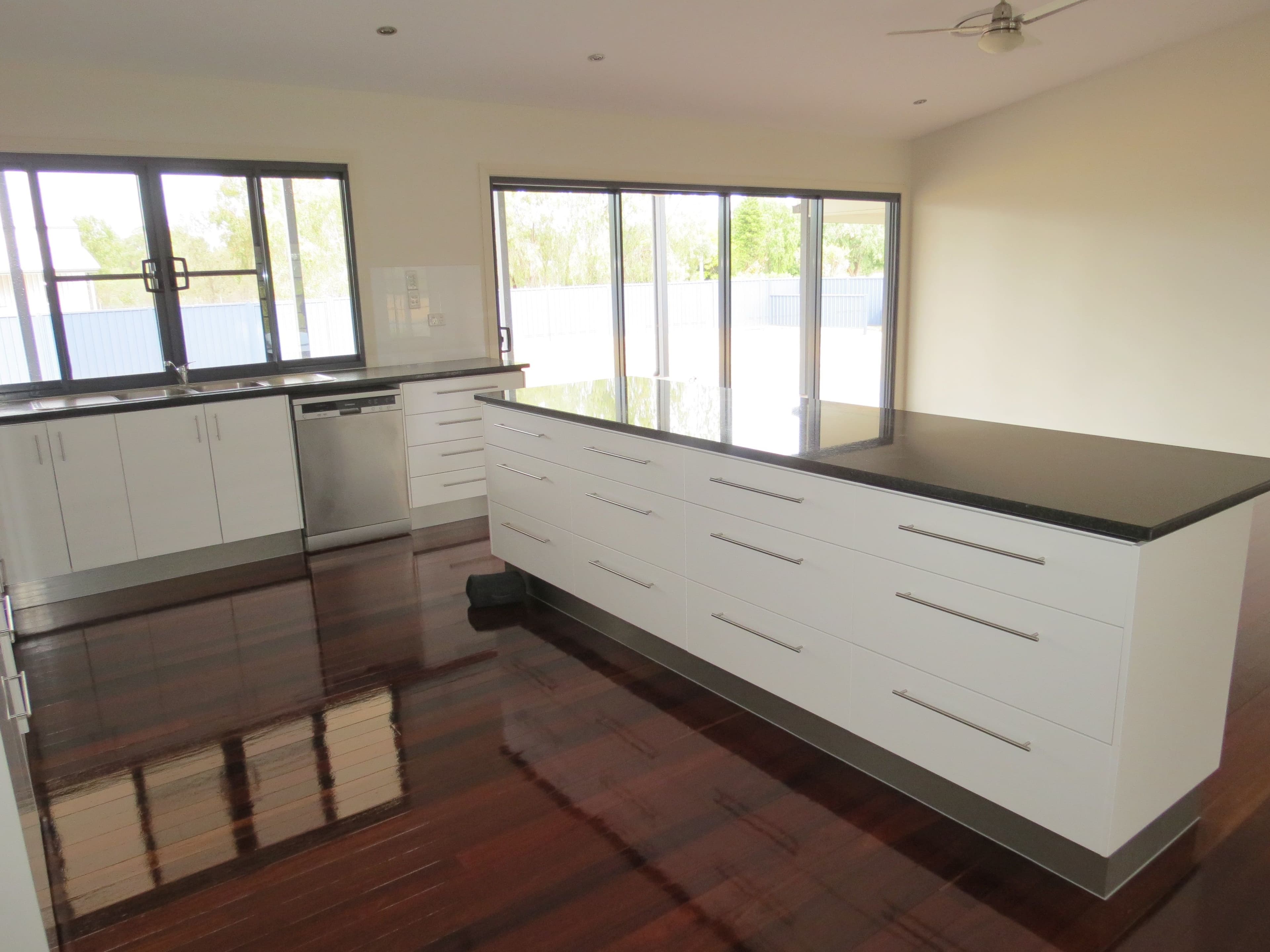2 Birch Drive, Emerald QLD 4720, Emerald - Thumbnail 7