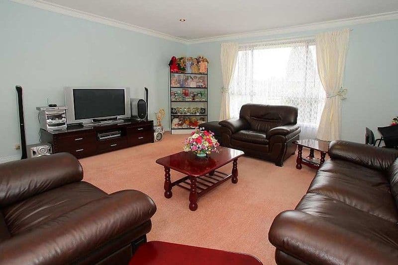 2 Bemboka Court, WANTIRNA SOUTH VIC 3152, Wantirna South - Thumbnail 3