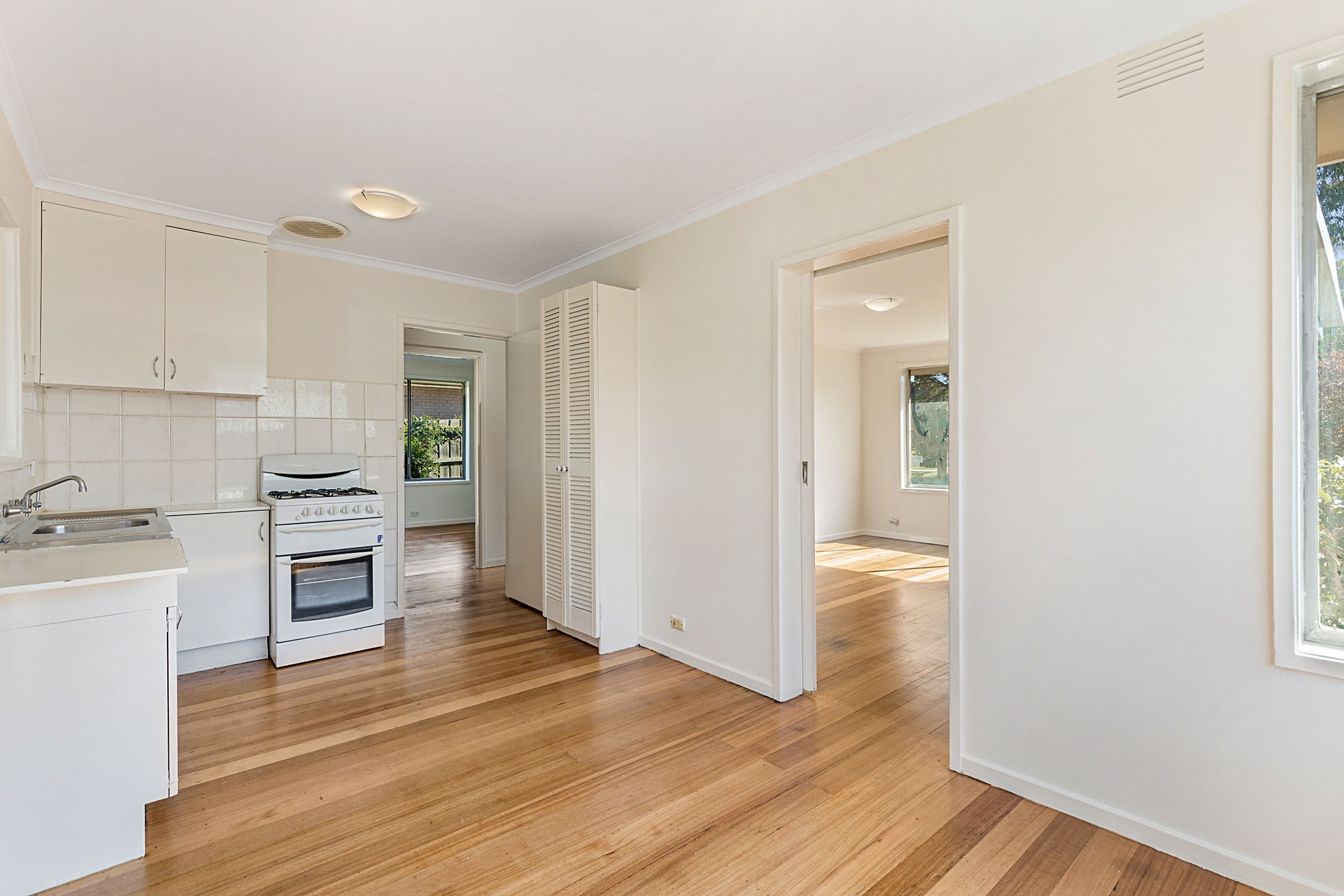 33 Bewsell Avenue, Scoresby VIC 3179, Scoresby - Thumbnail 5
