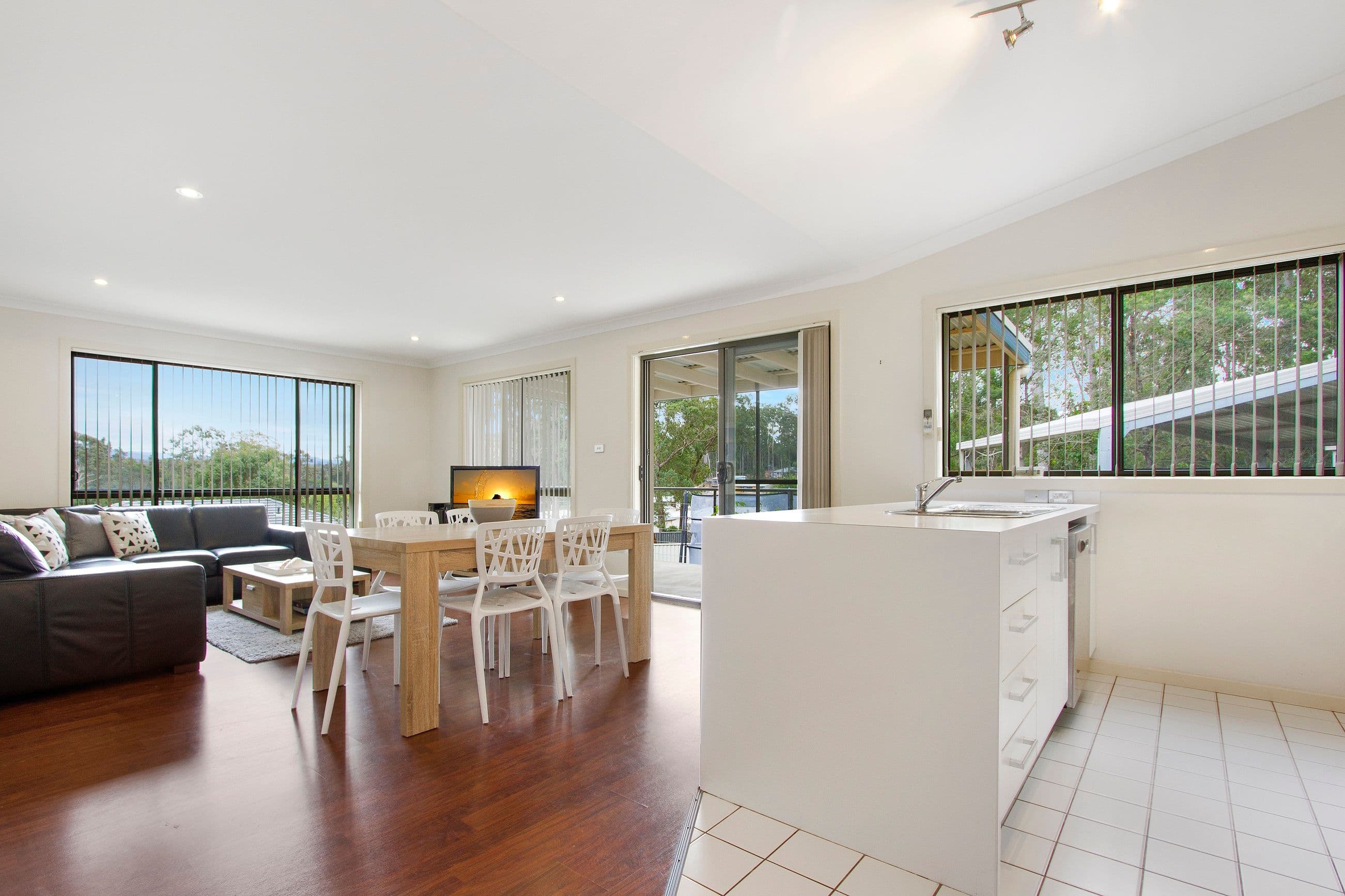 31 Broomfield Crescent, Long Beach - Thumbnail 3