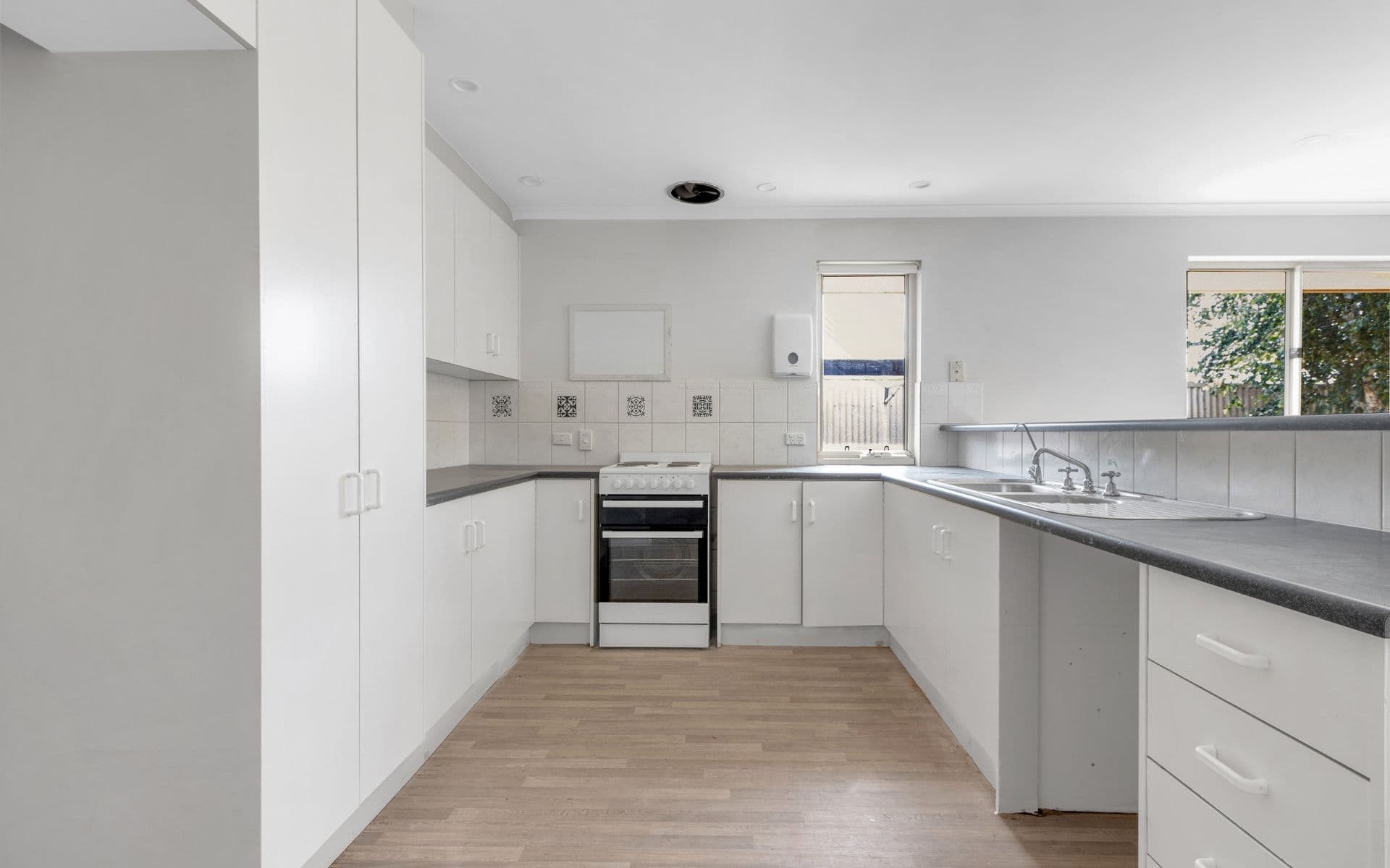 4 Longford Crescent, Ferryden Park SA 5010, Ferryden Park - Thumbnail 3