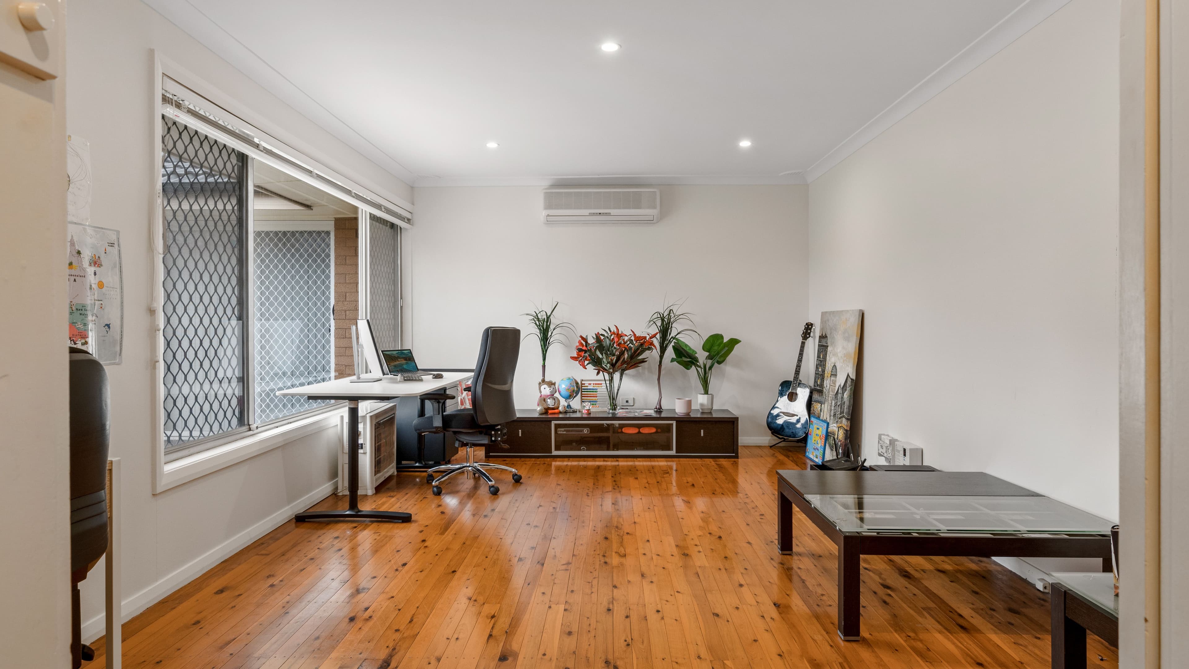 14 Canberra Crescent, Campbelltown NSW 2560, Campbelltown - Thumbnail 3