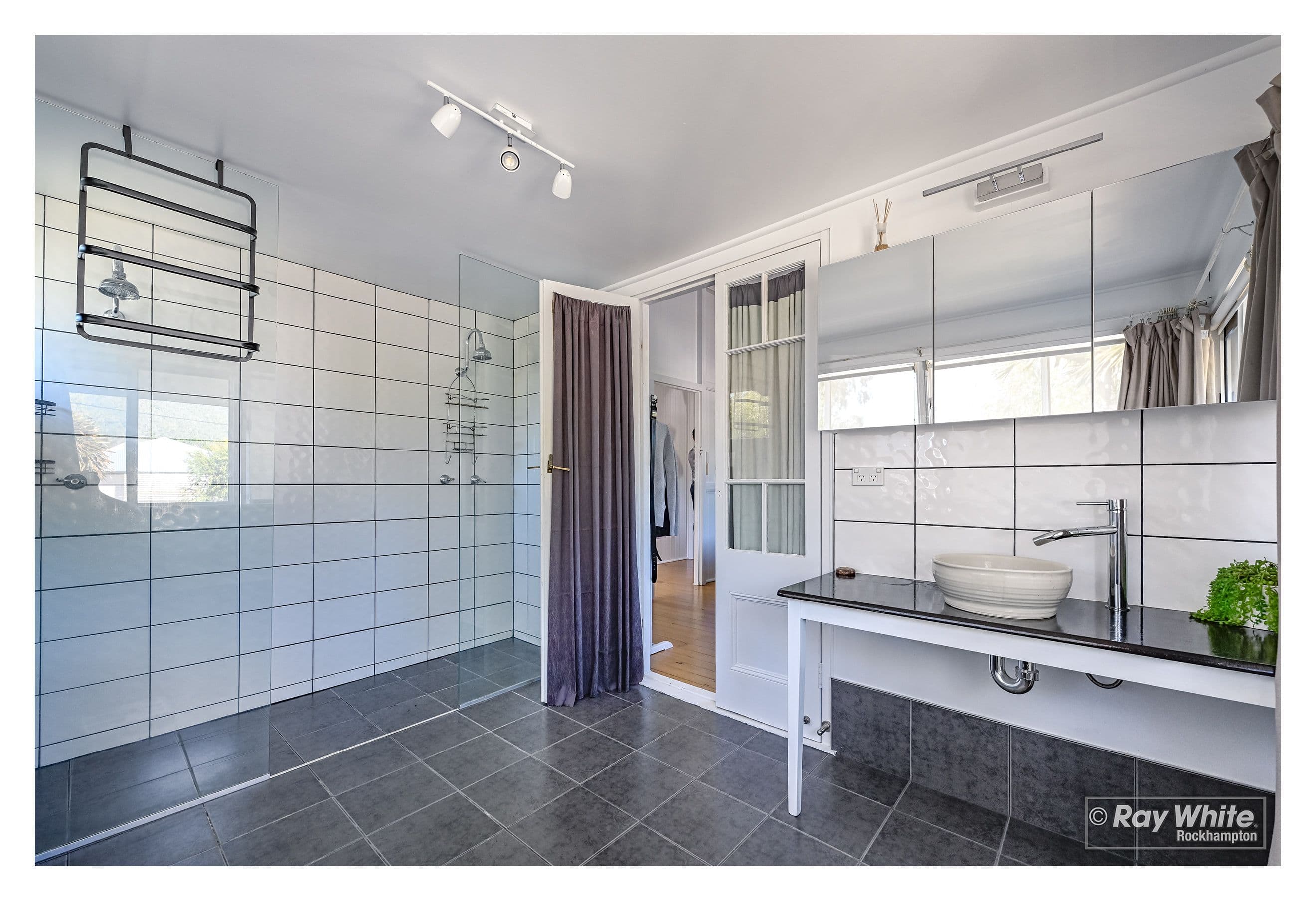 403 Stenhouse Street, Koongal QLD 4701, Koongal - Thumbnail 4