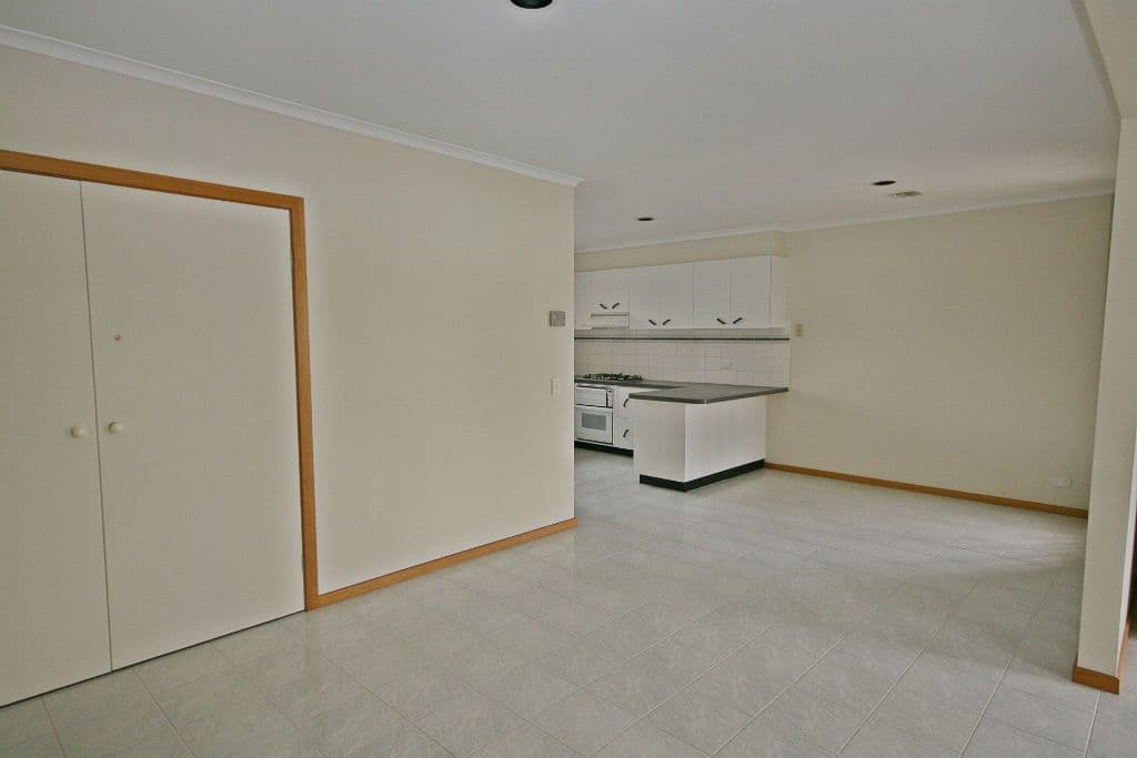 62 Saratoga Crescent, KEILOR DOWNS VIC 3038, Keilor Downs - Thumbnail 4