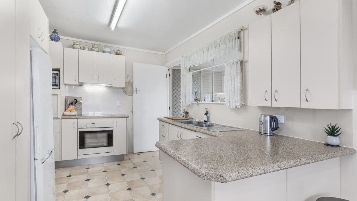 21 Doulton Street, Stafford Heights QLD 4053, Stafford Heights - Thumbnail 7