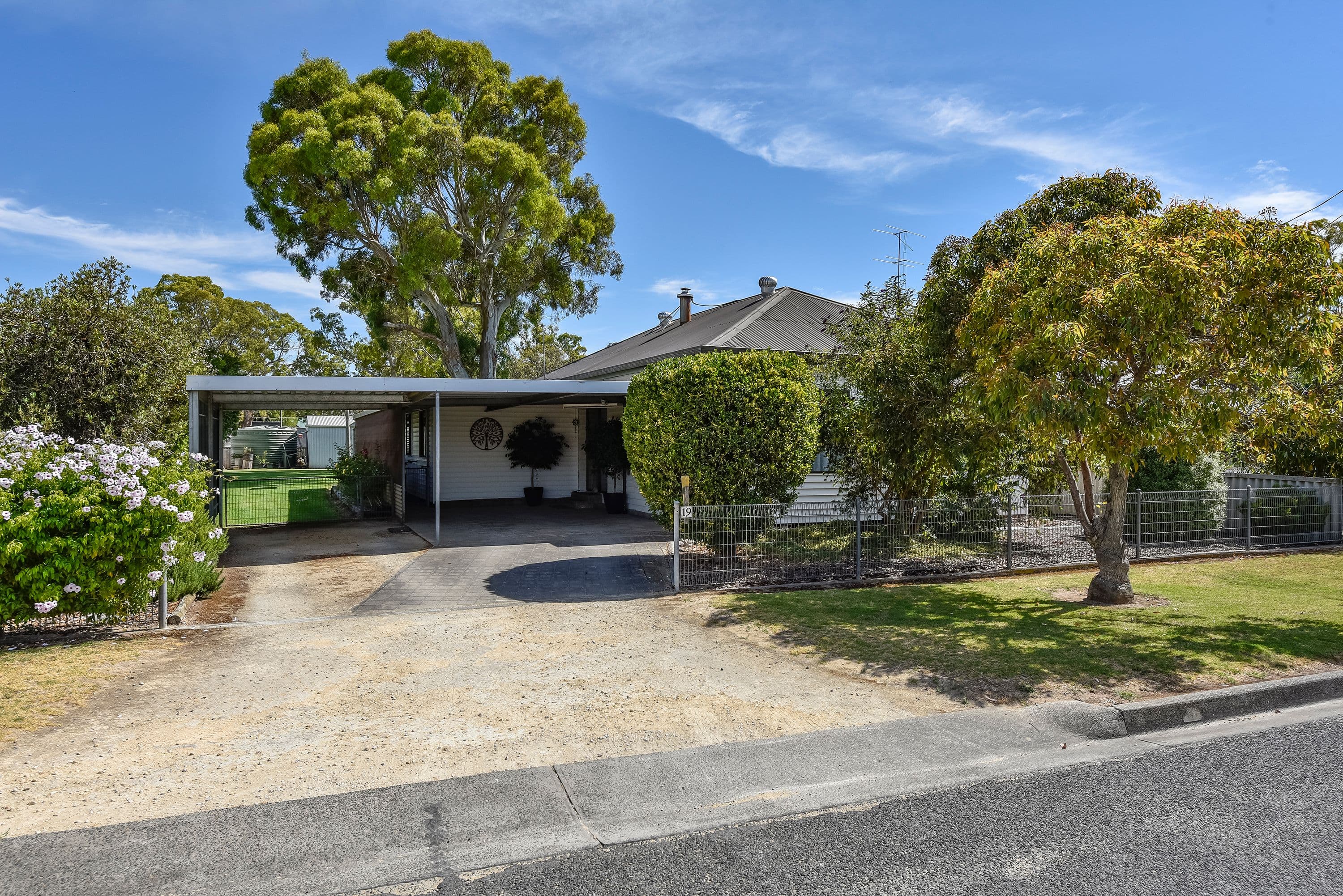 19 Banksia Street, Lucindale SA 5272, Lucindale - Image 1