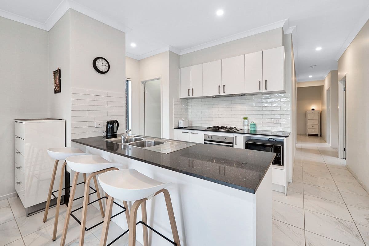 6 Pepper Street, Cranbourne East VIC 3977, Cranbourne East - Thumbnail 2