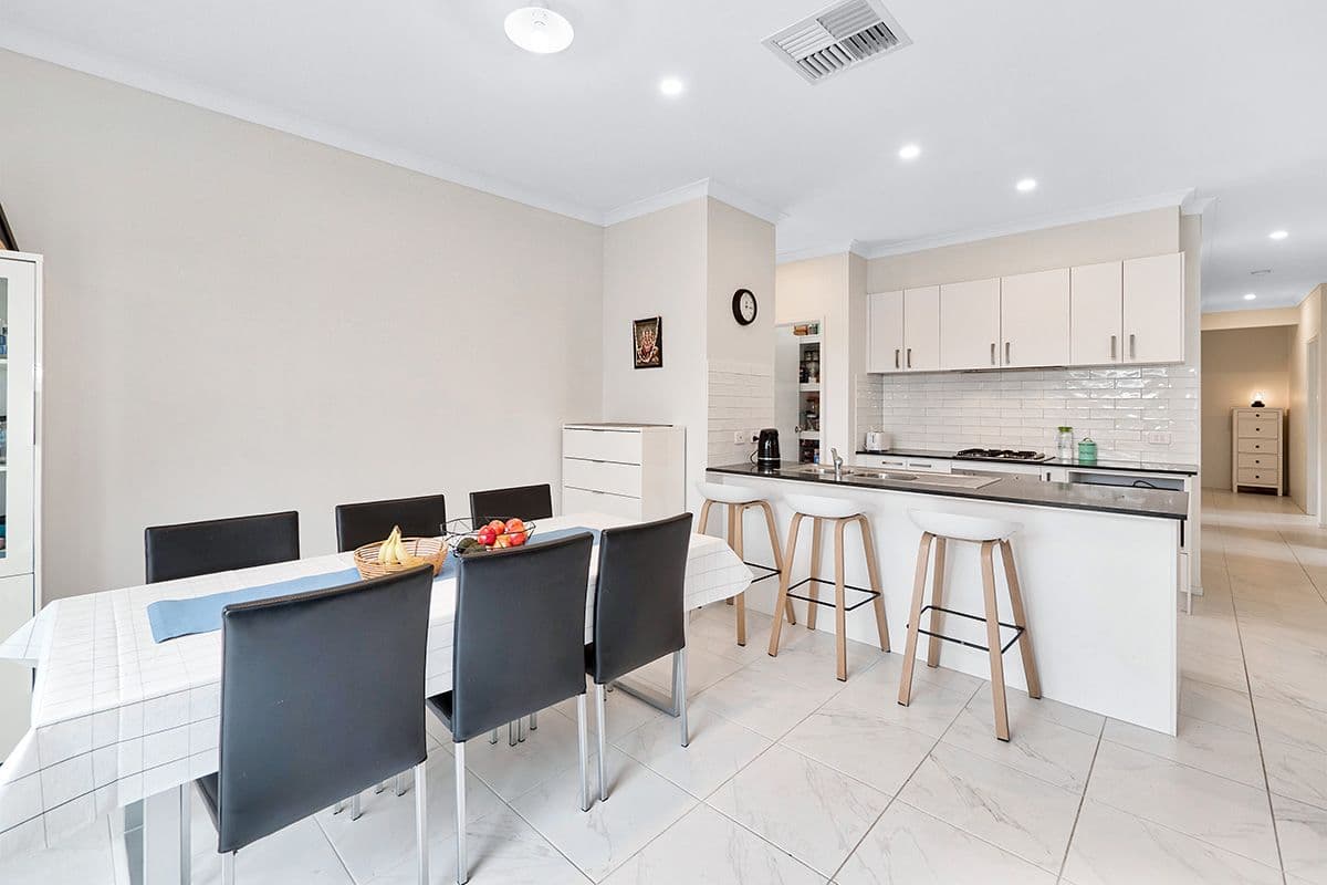 6 Pepper Street, Cranbourne East VIC 3977, Cranbourne East - Thumbnail 5