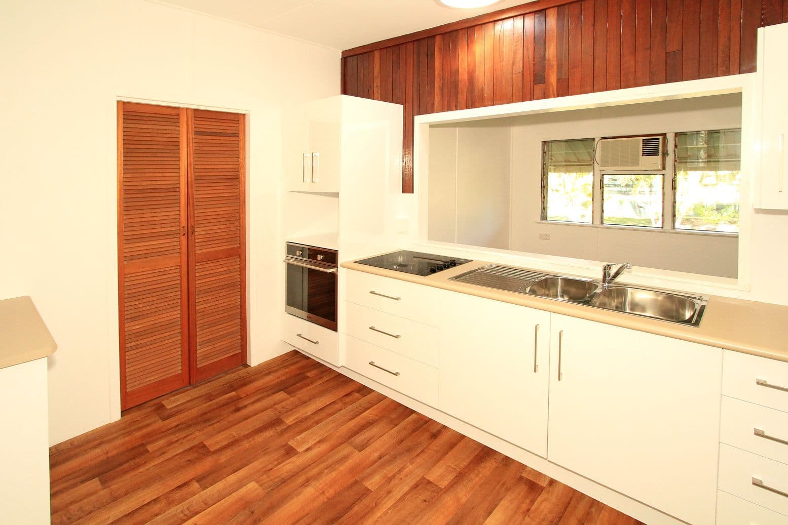 56 Limpus Avenue, Keppel Sands QLD 4702, Keppel Sands - Thumbnail 2