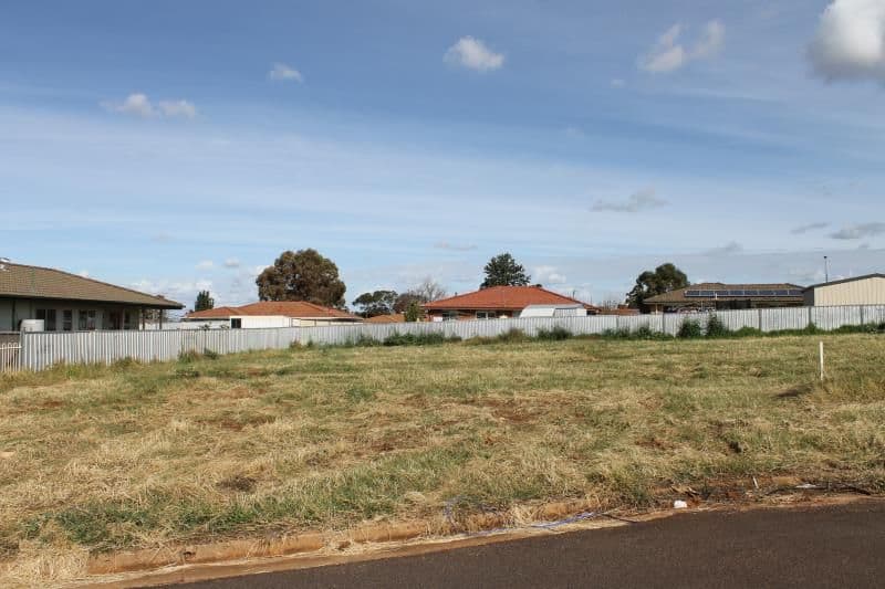 18 Pinnaroo Place, DUBBO NSW 2830, Dubbo - Thumbnail 2