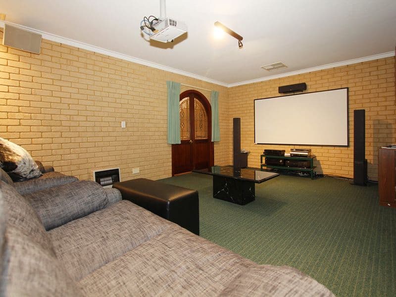 11 Sovereign Drive, THORNLIE WA 6108, Thornlie - Thumbnail 4
