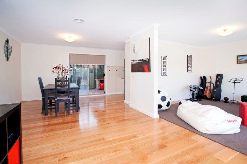 25 Carbine Drive, ST ALBANS PARK VIC 3219, St Albans Park - Thumbnail 5
