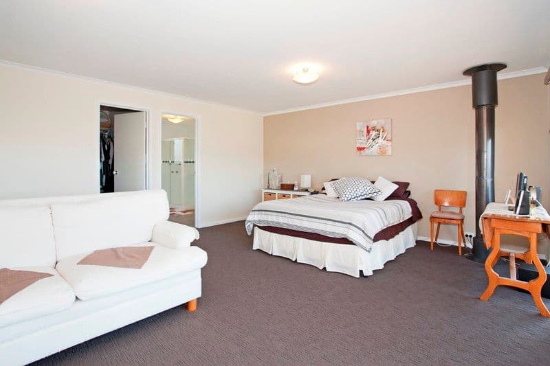 25 Carbine Drive, ST ALBANS PARK VIC 3219, St Albans Park - Thumbnail 7