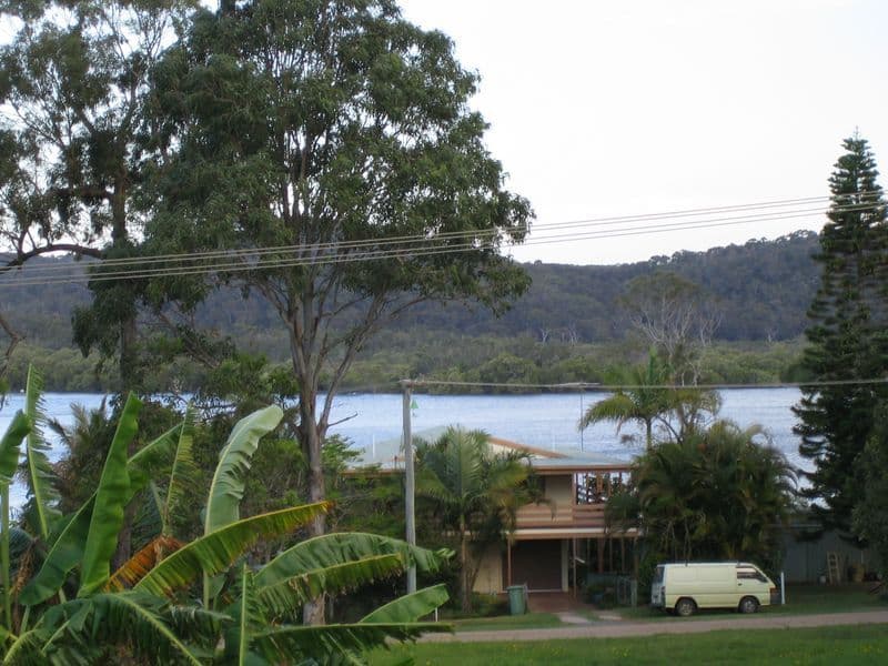 13 Zephyr Street, RUSSELL ISLAND QLD 4184, Russell Island - Thumbnail 2