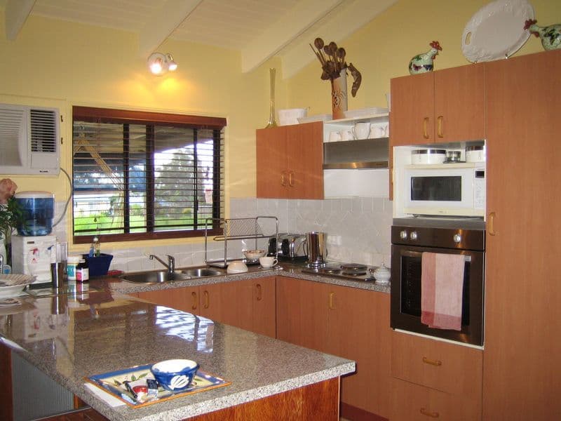 13 Zephyr Street, RUSSELL ISLAND QLD 4184, Russell Island - Thumbnail 7