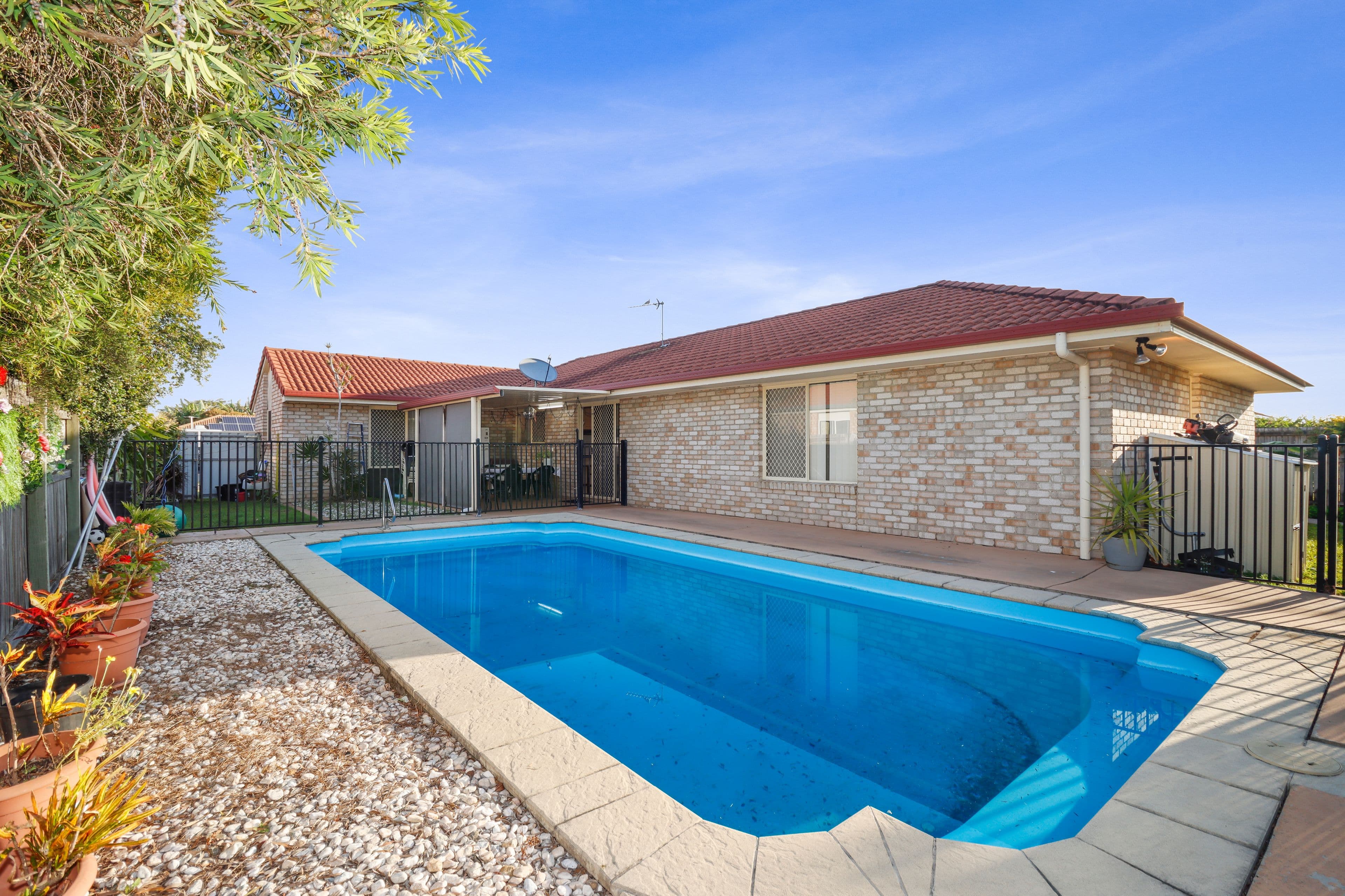 14 Mainsail Court, Point Vernon QLD 4655, Point Vernon - Thumbnail 4