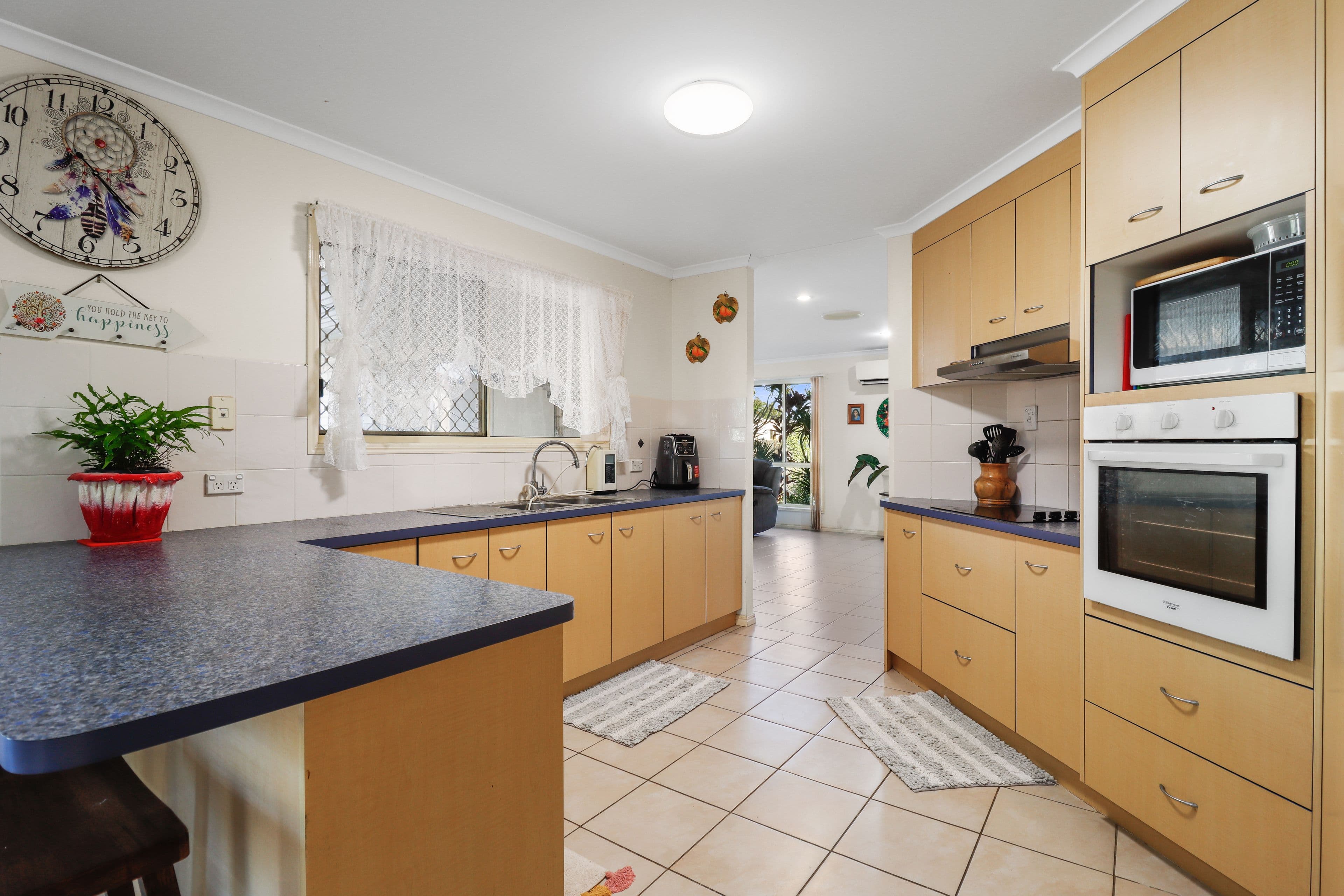 14 Mainsail Court, Point Vernon QLD 4655, Point Vernon - Thumbnail 8