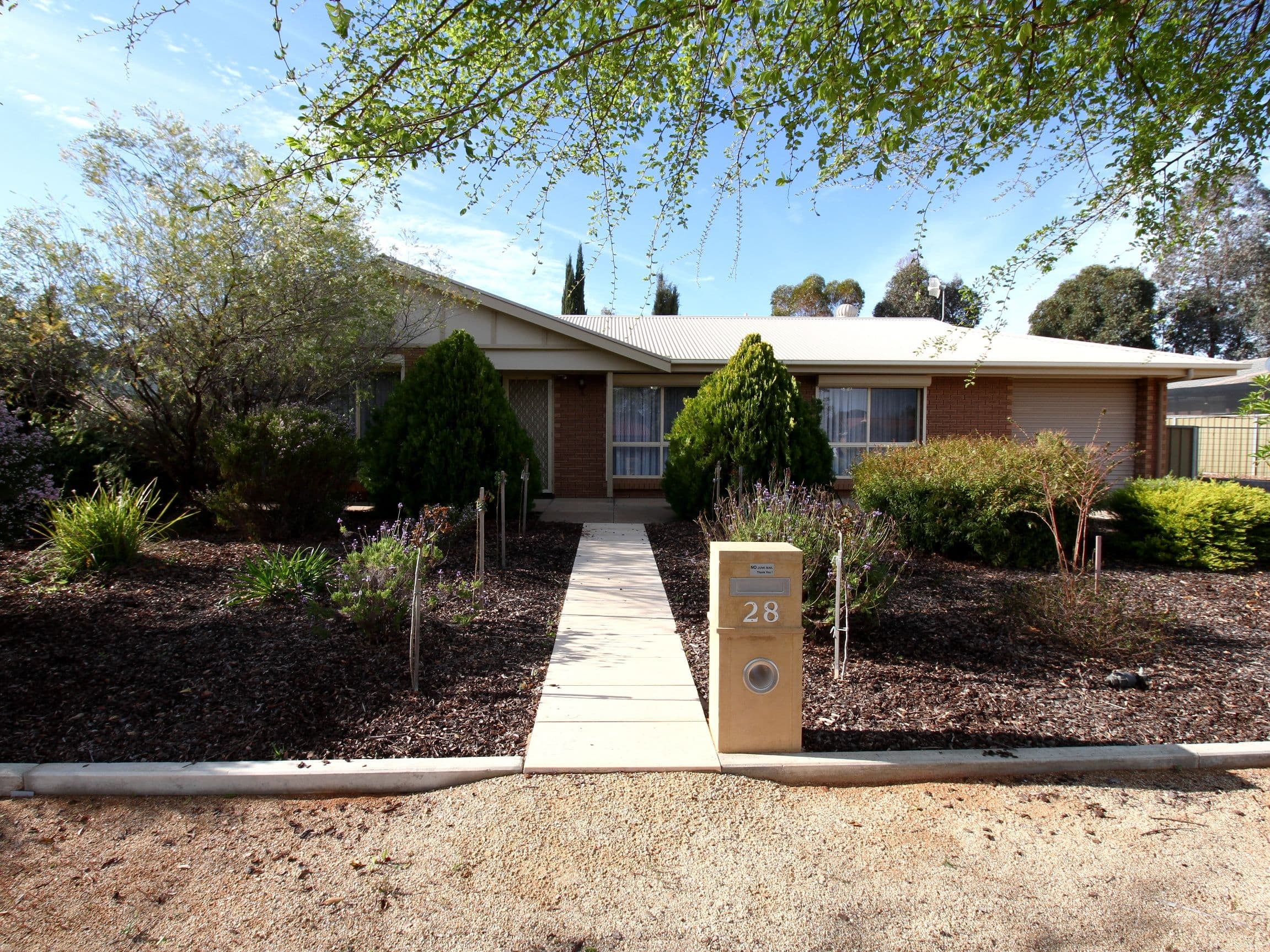 28 Hall Crescent, Loxton SA 5333, Loxton - Image 1