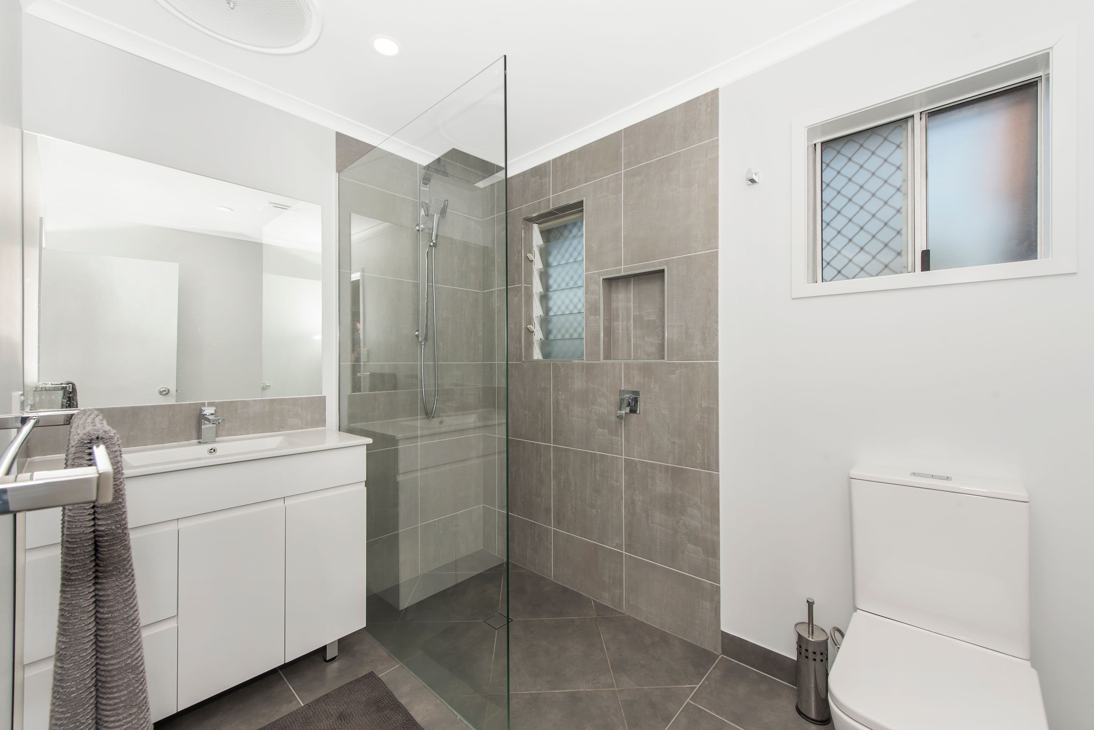 19 Gloucester Crescent, Wulguru QLD 4811, Wulguru - Thumbnail 4