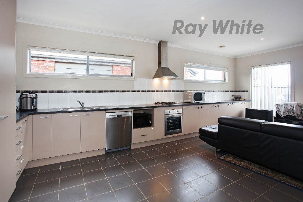 39 Astley Crescent, Point Cook VIC 3030, Point Cook - Thumbnail 5