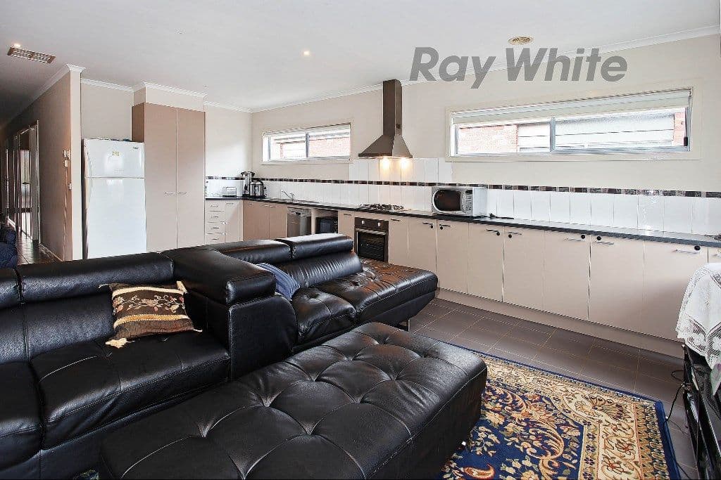 39 Astley Crescent, Point Cook VIC 3030, Point Cook - Thumbnail 6