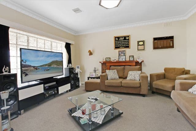 1 Dumbarton Street, RESERVOIR VIC 3073, Reservoir - Thumbnail 2