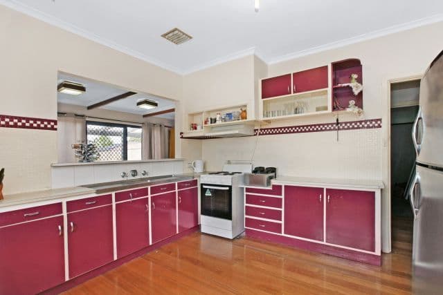 1 Dumbarton Street, RESERVOIR VIC 3073, Reservoir - Thumbnail 3