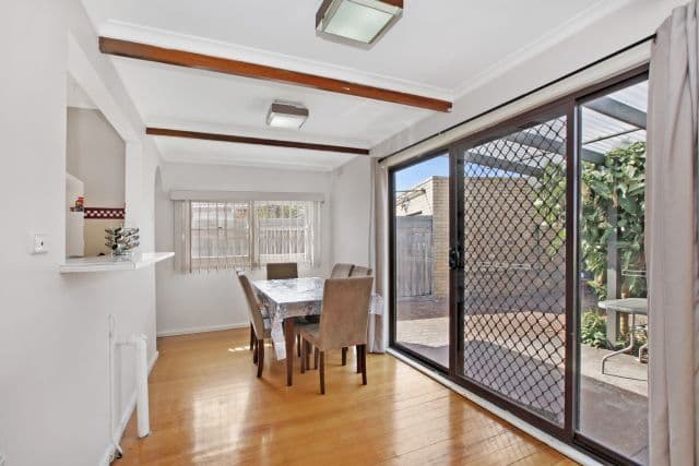 1 Dumbarton Street, RESERVOIR VIC 3073, Reservoir - Thumbnail 4