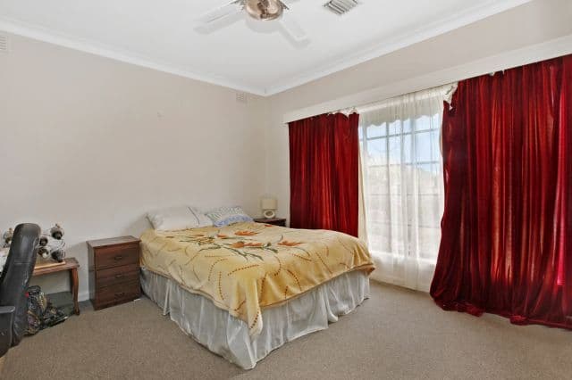 1 Dumbarton Street, RESERVOIR VIC 3073, Reservoir - Thumbnail 6