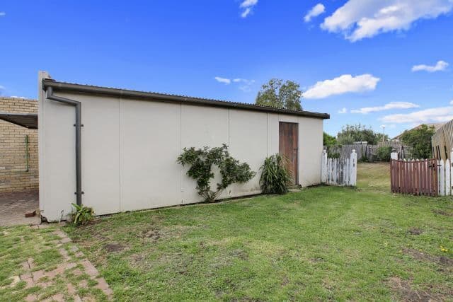 1 Dumbarton Street, RESERVOIR VIC 3073, Reservoir - Thumbnail 8