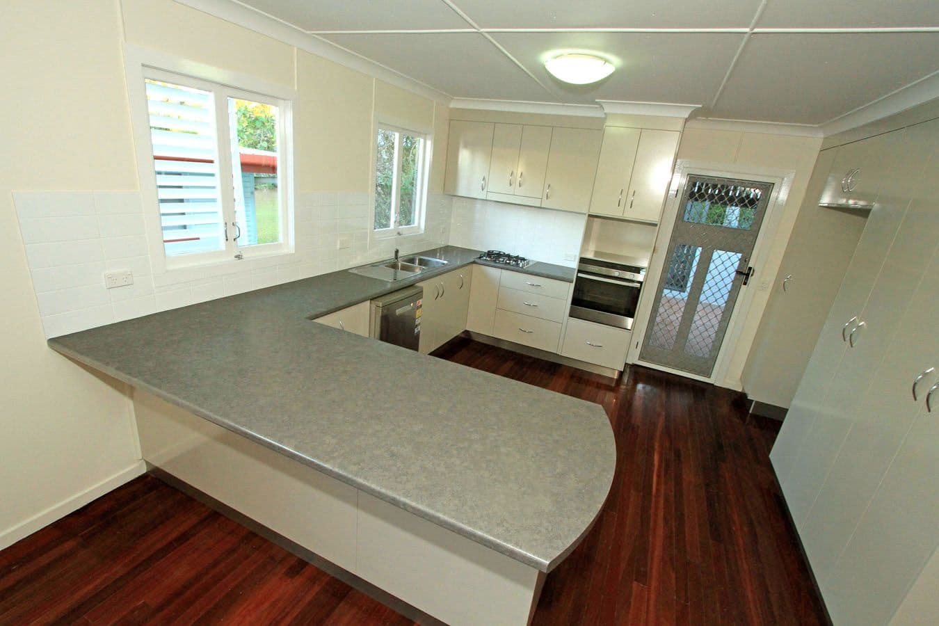 20 Ocean Parade, COOEE BAY QLD 4703, Cooee Bay - Thumbnail 3