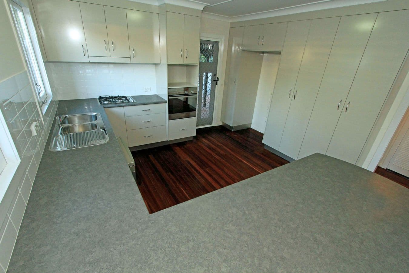 20 Ocean Parade, COOEE BAY QLD 4703, Cooee Bay - Thumbnail 4