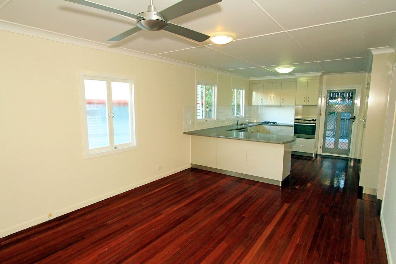 20 Ocean Parade, COOEE BAY QLD 4703, Cooee Bay - Thumbnail 5