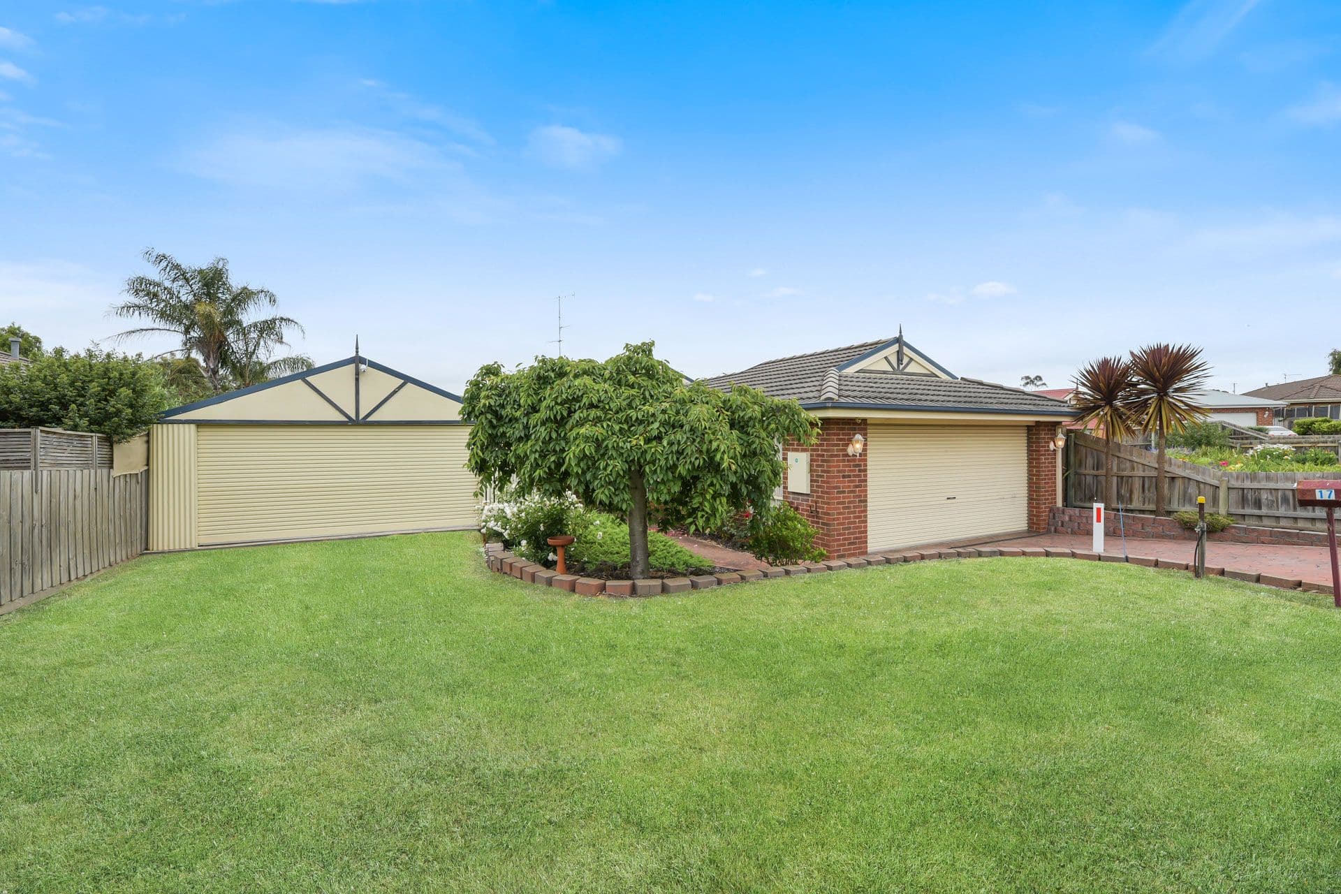 17 Wynen Court, Pakenham VIC 3810, Pakenham - Thumbnail 2