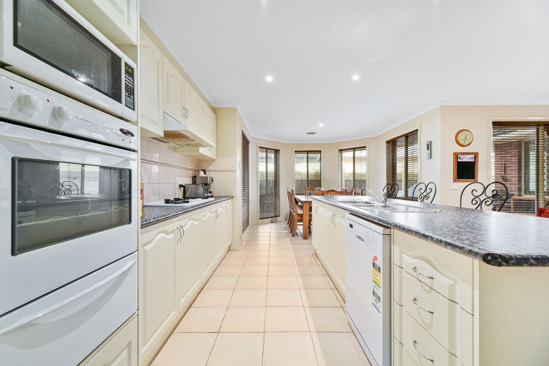 17 Wynen Court, Pakenham VIC 3810, Pakenham - Thumbnail 4