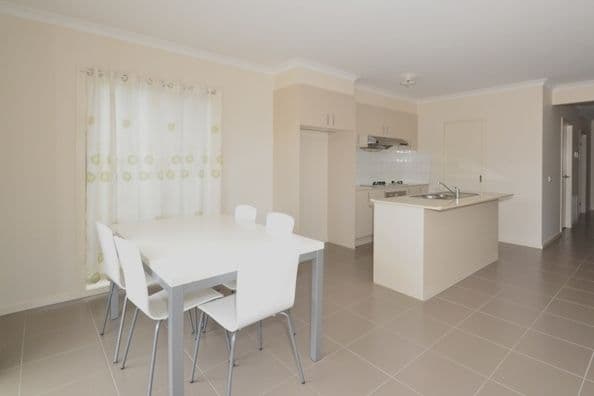 15 Strachan Rise, MERNDA VIC 3754, Mernda - Thumbnail 3