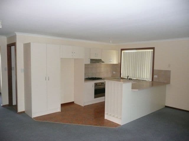 11 Radford Place, LAKE MUNMORAH NSW 2259, Lake Munmorah - Thumbnail 3